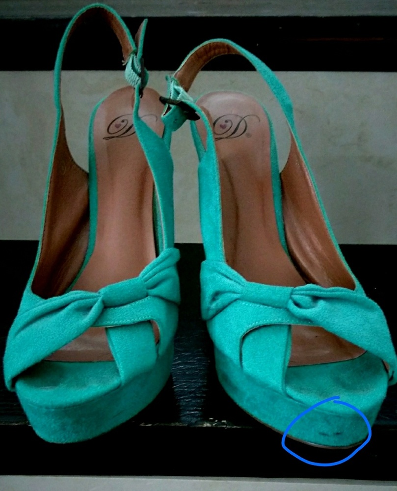 Heels - Picture 2 of 3